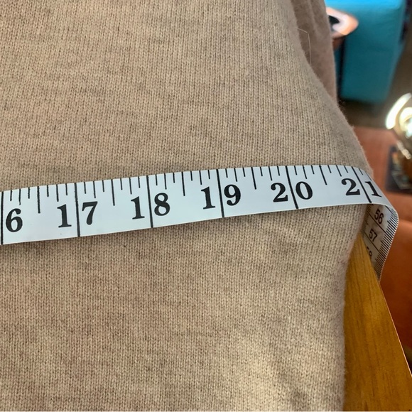 🔥BCBG Maxazria ruffle bell sleeve oversized sweater - Picture 13 of 16